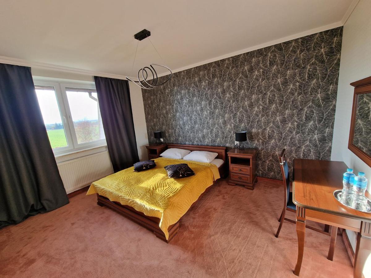 Hotel Podroznik Koszuty Εξωτερικό φωτογραφία