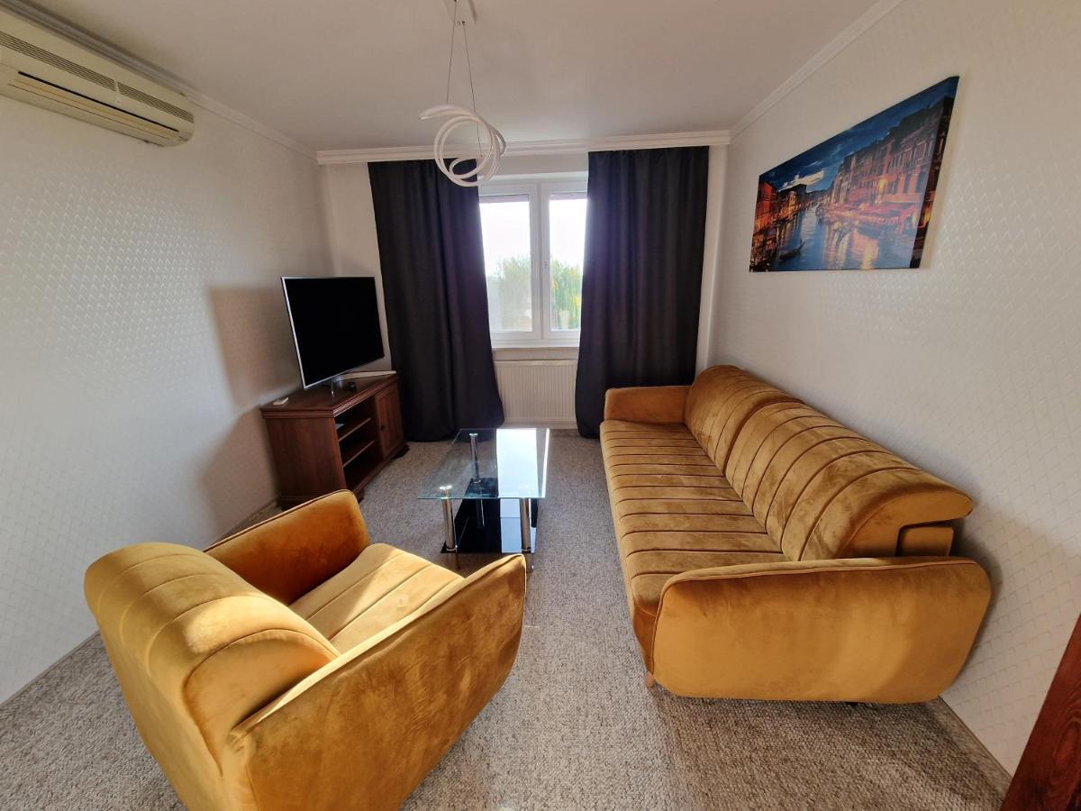 Hotel Podroznik Koszuty Εξωτερικό φωτογραφία