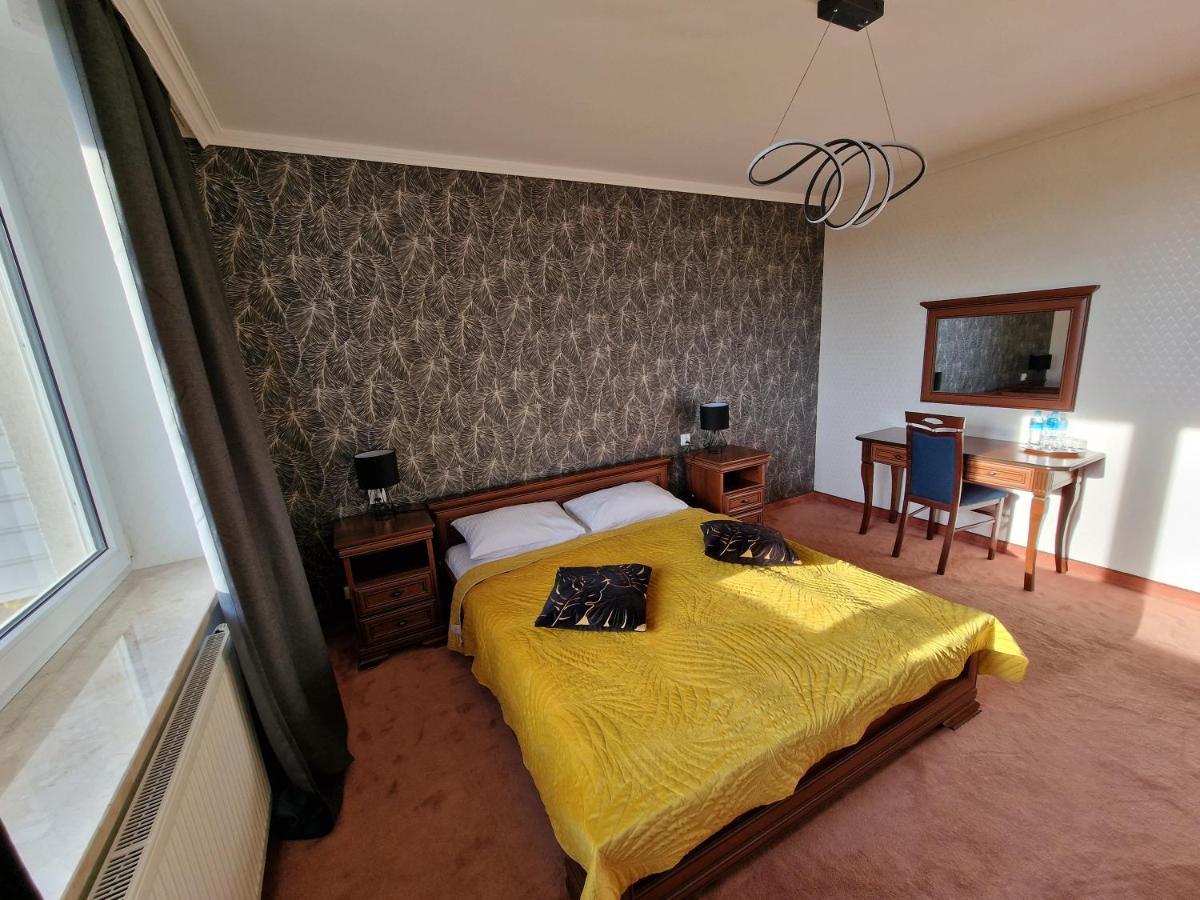 Hotel Podroznik Koszuty Εξωτερικό φωτογραφία