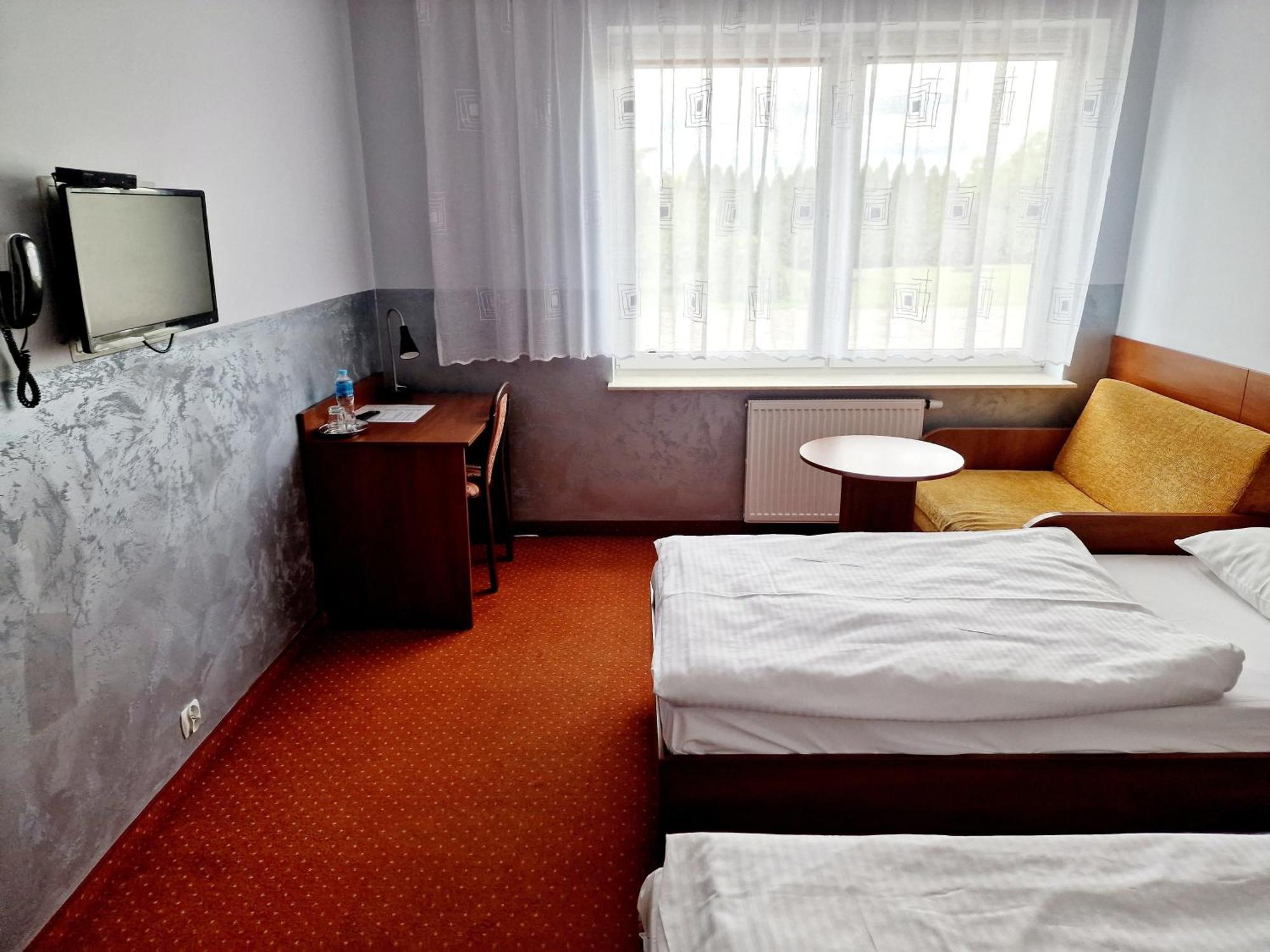 Hotel Podroznik Koszuty Εξωτερικό φωτογραφία