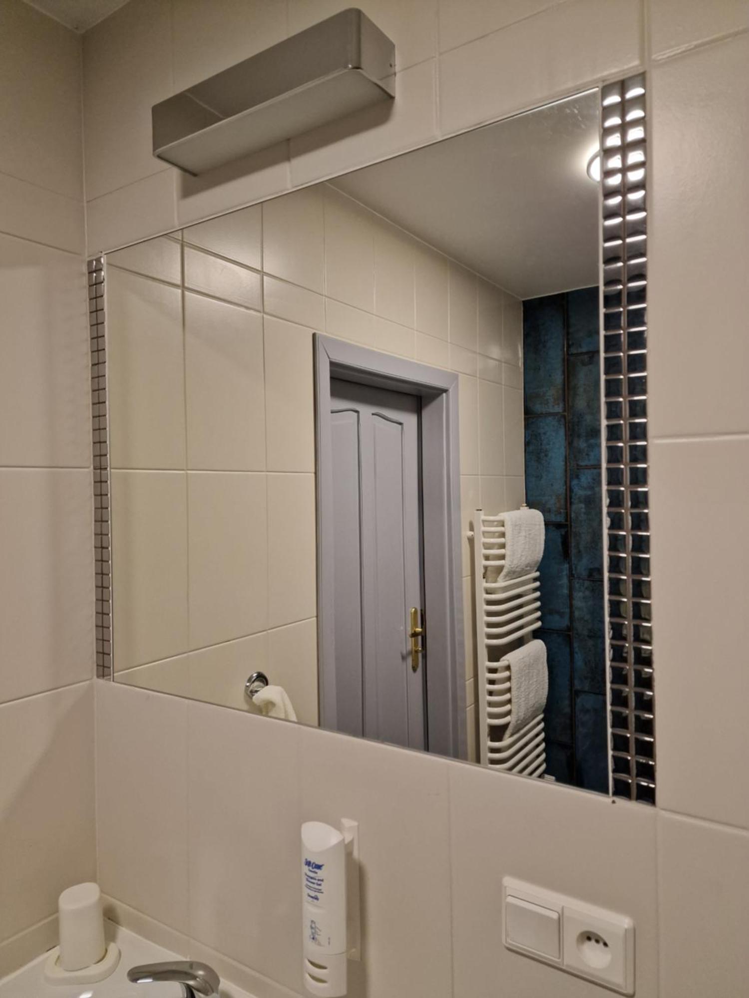 Hotel Podroznik Koszuty Εξωτερικό φωτογραφία