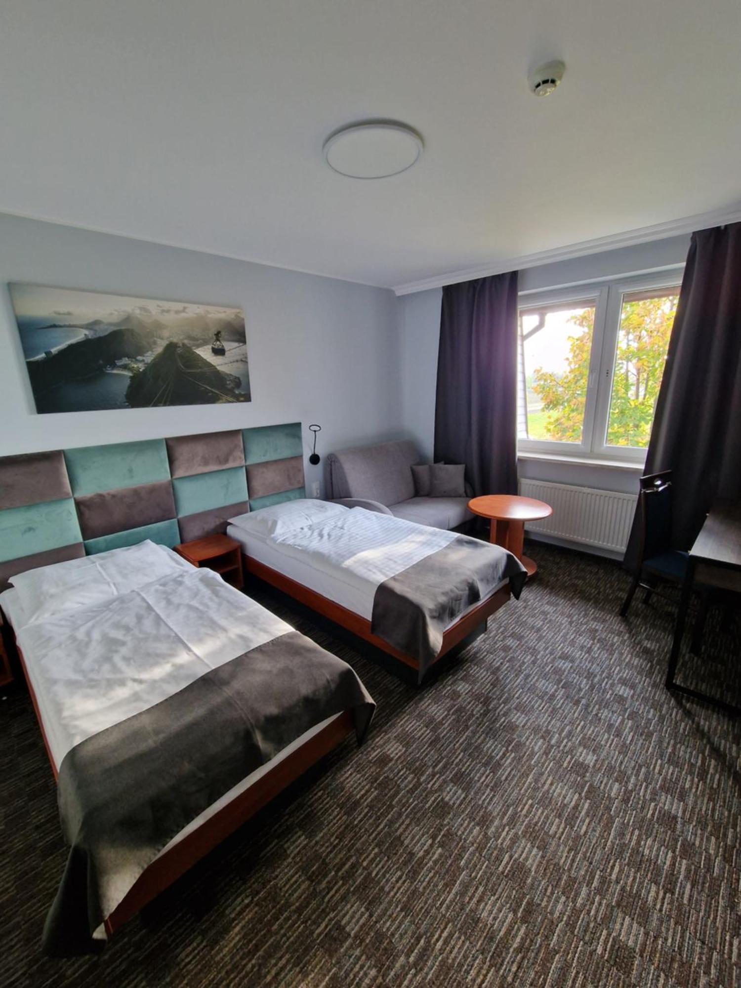 Hotel Podroznik Koszuty Εξωτερικό φωτογραφία