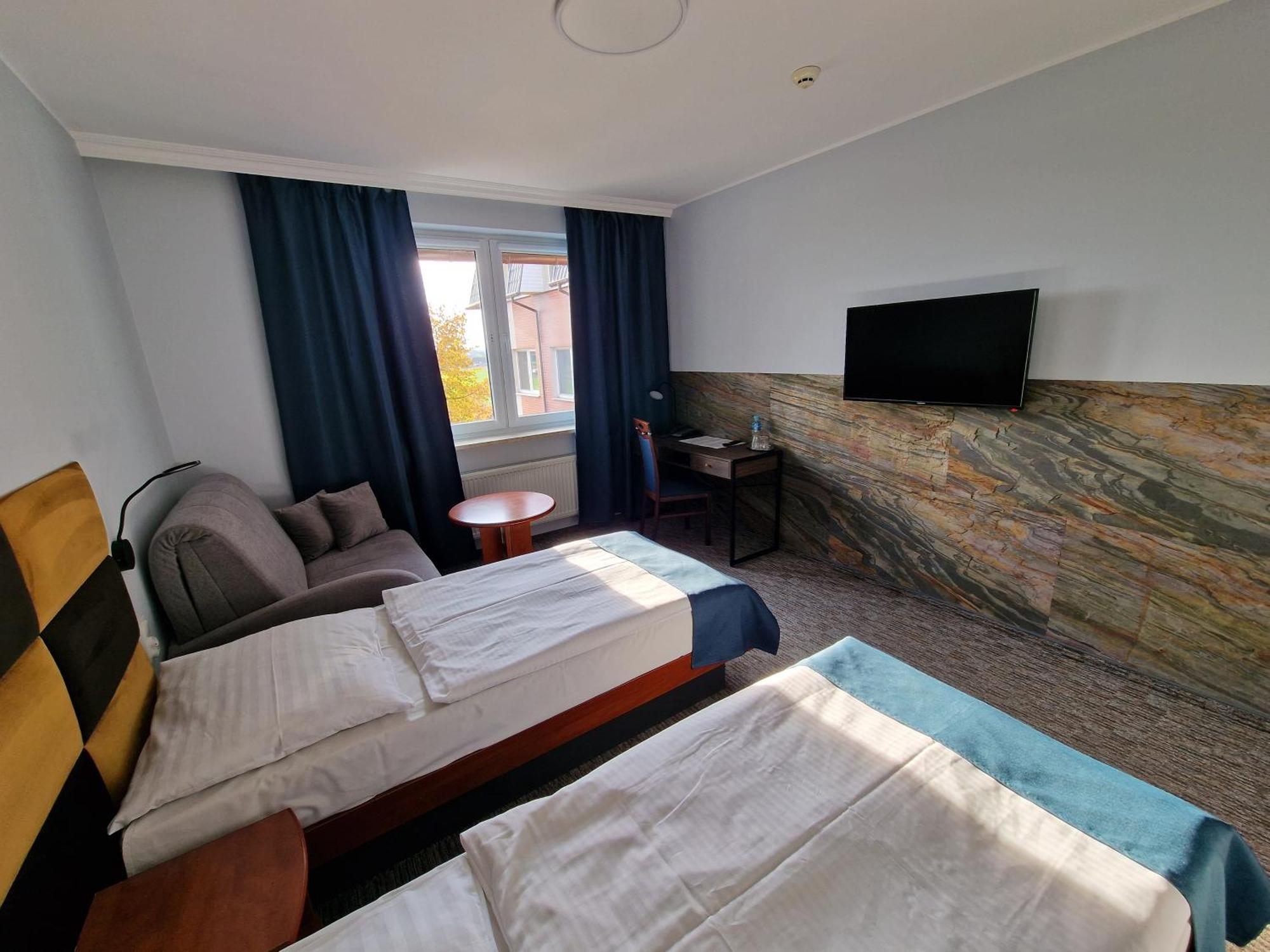 Hotel Podroznik Koszuty Εξωτερικό φωτογραφία