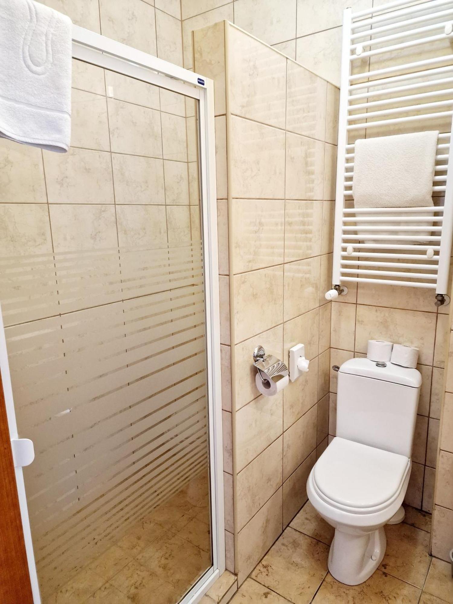 Hotel Podroznik Koszuty Εξωτερικό φωτογραφία