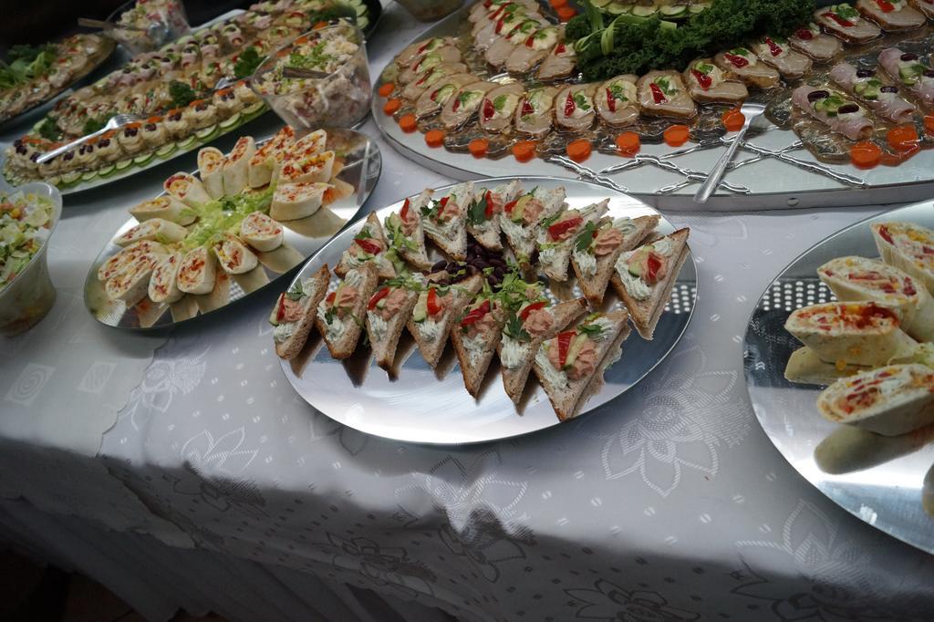 Hotel Podroznik Koszuty Εξωτερικό φωτογραφία