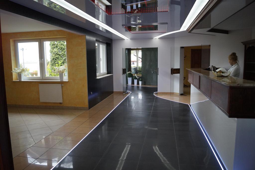 Hotel Podroznik Koszuty Εξωτερικό φωτογραφία